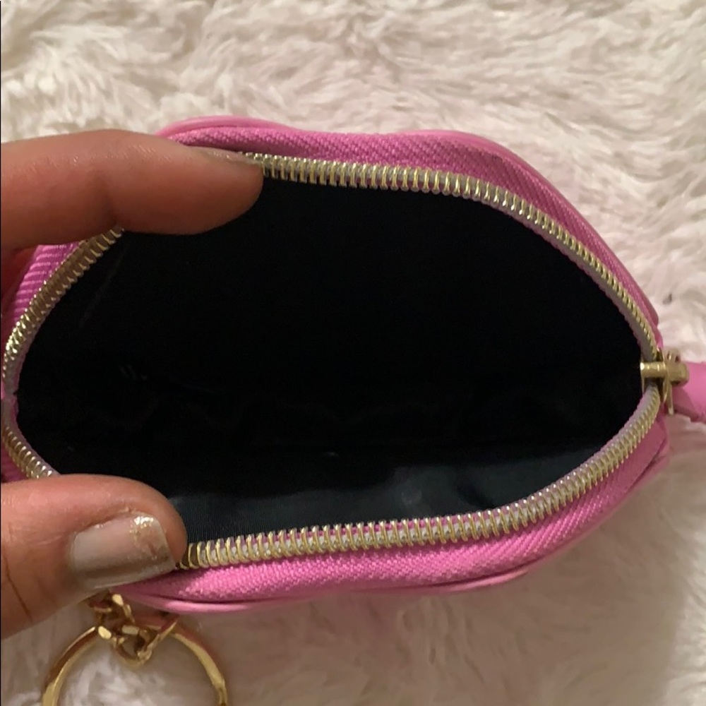 VICTORIAS SECRET ‘LIPS’ WALLET - Picture 5 of 7